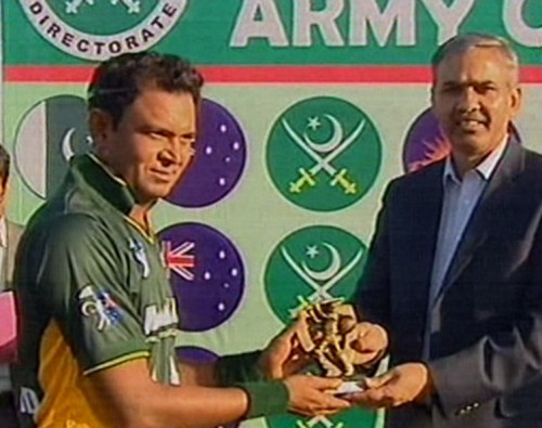 Naik Shahid Khan receives the man of the match award. 