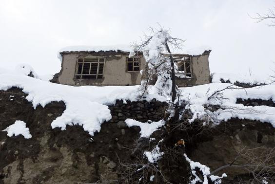 Avalanches kill 186 in Afghanistan
