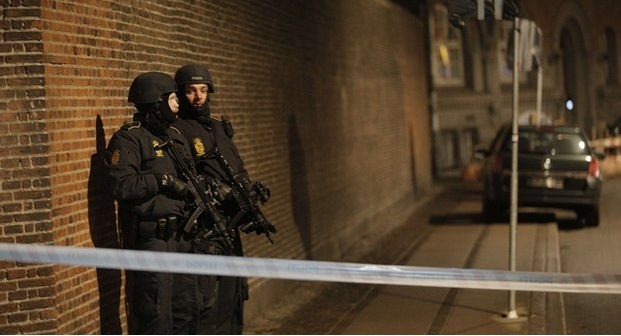 Copenhagen shootings: Police kill 'gunman' after two attacks