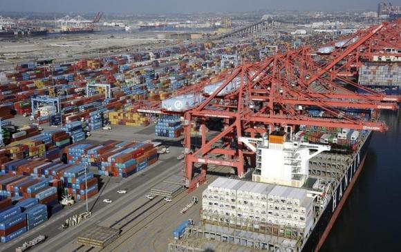 Asian supply lines hit by U.S. West Coast ports dispute