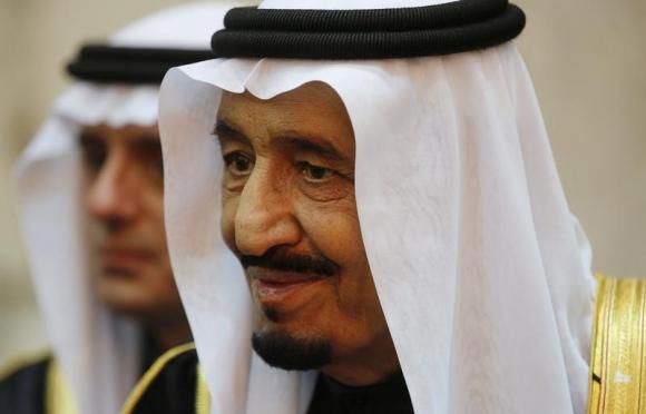 Saudi King Salman invites Iraq's Abadi to visit in big sign of thaw