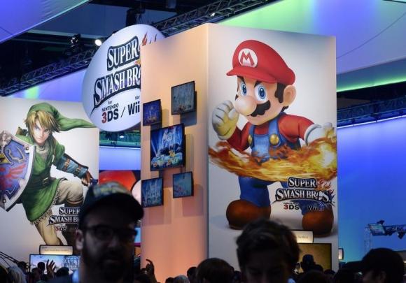 Super Mario to go mobile as Nintendo ventures into smartphone games