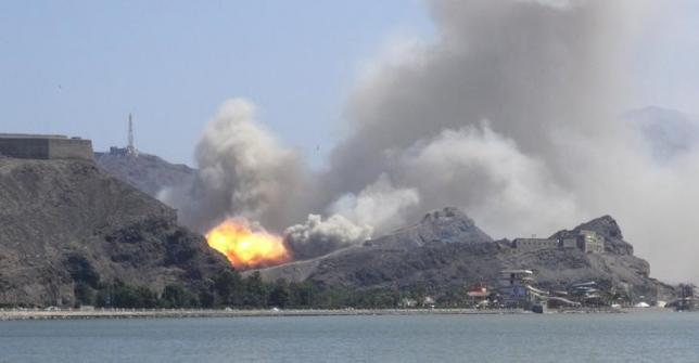 Warships shell Houthis outside Yemeni city of Aden -witnesses