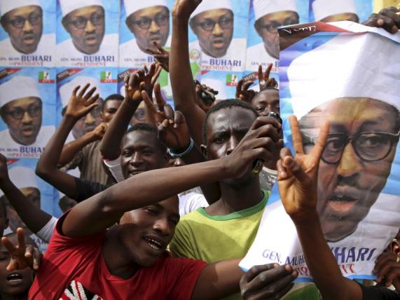 Nigerians vote in first genuine contest since end of dictatorship