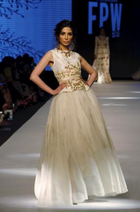 A model presents a creation by Pakistani designer Zaheer Abbas during the Fashion Pakistan Week (FPW) in Karachi April 1, 2015. Reuters