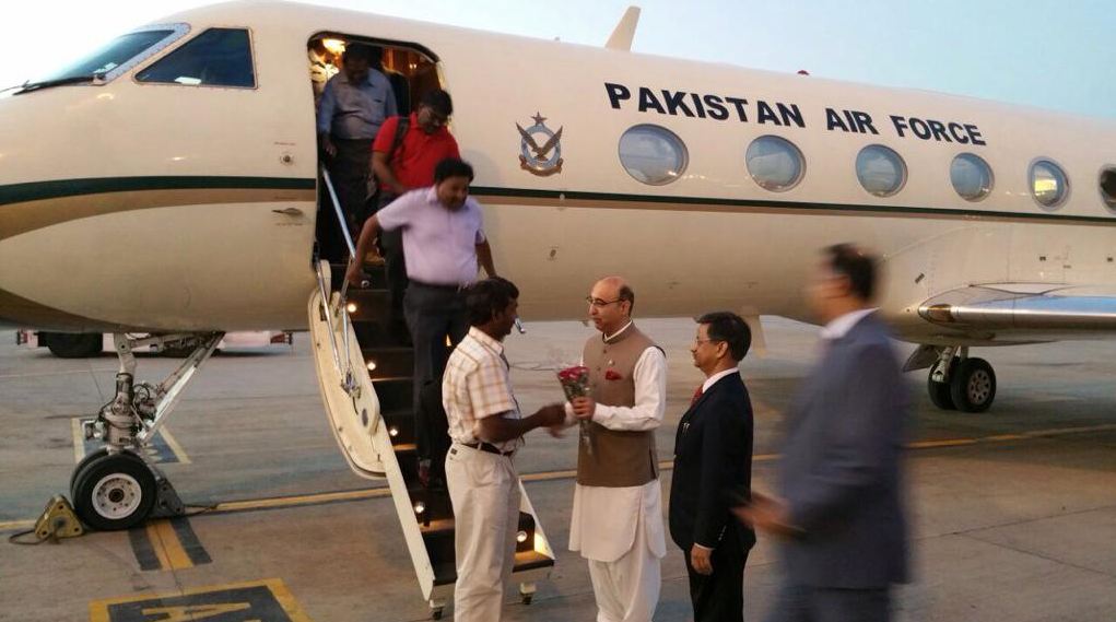 Modi thanks Nawaz Sharif on safe return of 11 Indians from Yemen