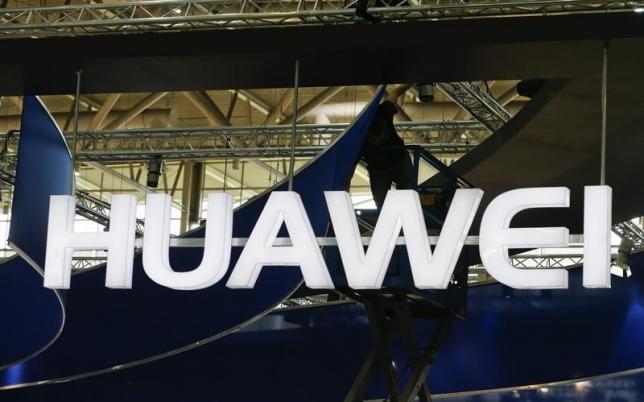 China's Huawei shows smartphone credentials with P8 launch