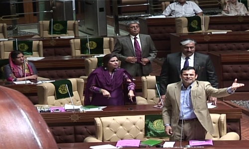 MQM again resort to hooliganism in Sindh Assembly 