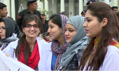 Young doctors call off strike after successful talks with government