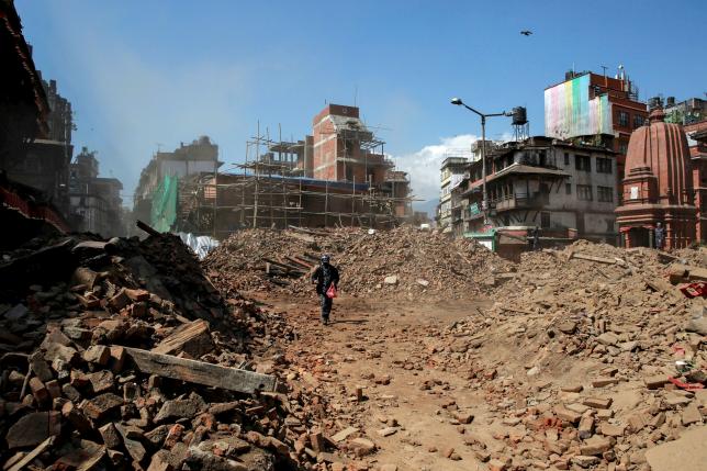 Angry Nepalis wait for quake help as death toll passes 4,400