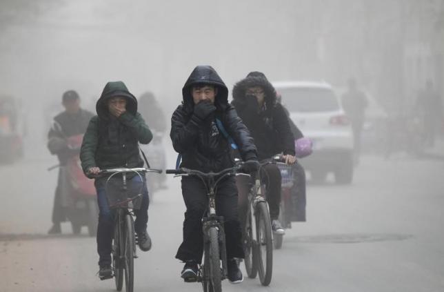 China's choking air pollution goes west