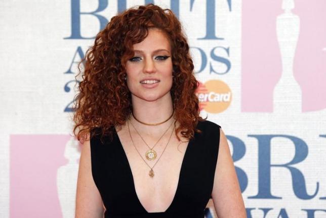 UK singer Glynne tops singles chart for third successive week