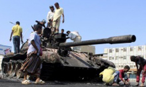 Militiamen in Yemen's Aden say two Iranian officers captured