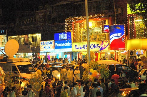 Islamabad traders agree to close shops by 9pm
