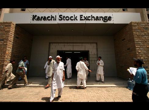 Pakistan stocks end lower; rupee steady