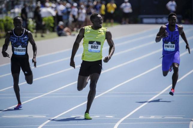 Baffled Bolt wins 200 in sluggish time