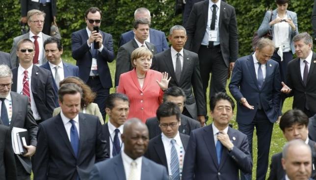 G7 leaders agree to strive for low-carbon economy