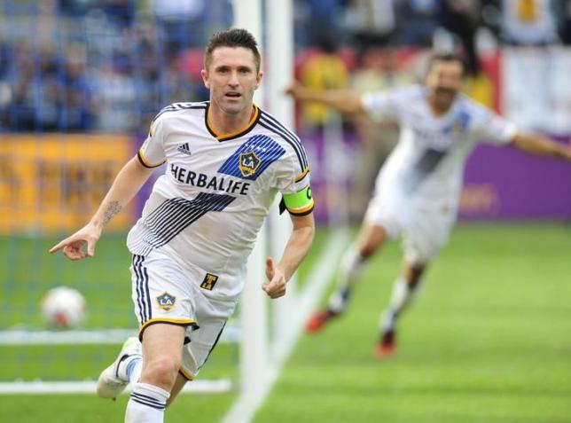 Galaxy sign Irish forward Keane to a contract extension