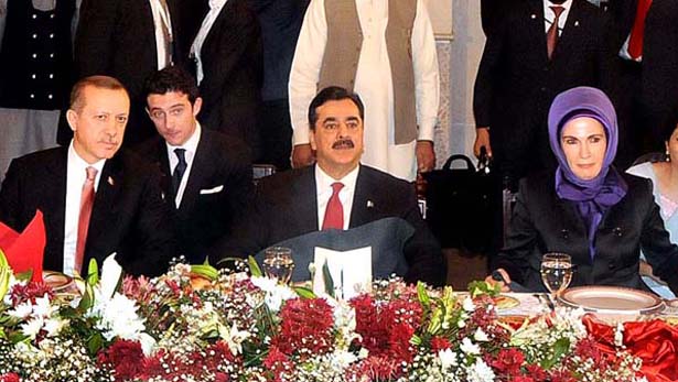 Turkish First Lady's necklace issue: FIA serves legal notice to former PM Yousuf Gillani