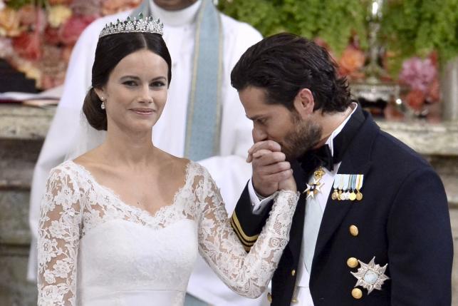Sweden's Prince Carl Philip marries ex-model Sofia Hellqvist
