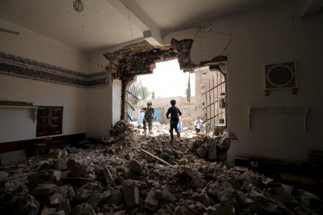 Melee erupts at Yemen peace talks, underscoring rifts