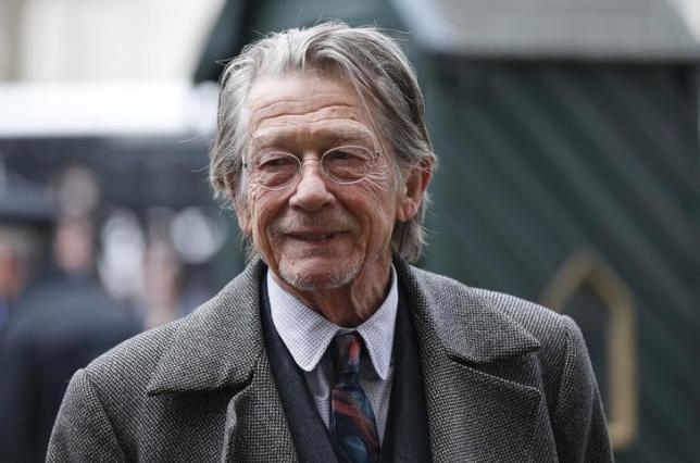 Actor John Hurt reveals cancer diagnosis