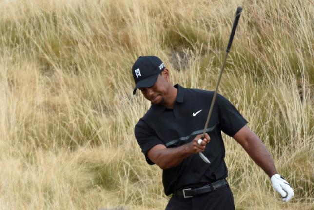 Woods sinks to bottom at Chambers Bay
