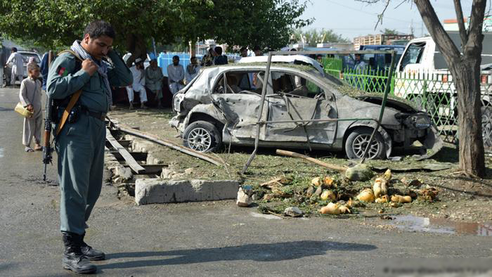 Suicide car bomb kills 25 in east Afghanistan near US base