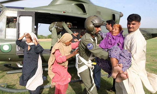 Pak Army continues relief & rescue operation in flood-hit areas of Chitral, Southern Punjab