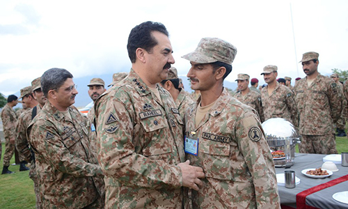 COAS General Raheel Sharif reaches Waziristan to spend Eid with troops in forward locations