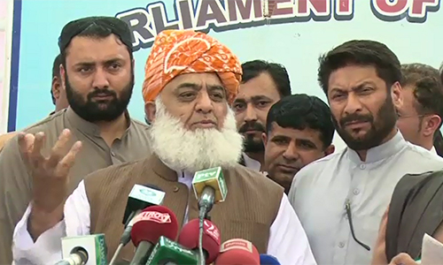 Fazlur Rahman asks Imran Khan to apologize to nation, withdraw from politics