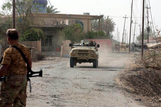Islamic State suicide bombers strike in Iraqi refinery town