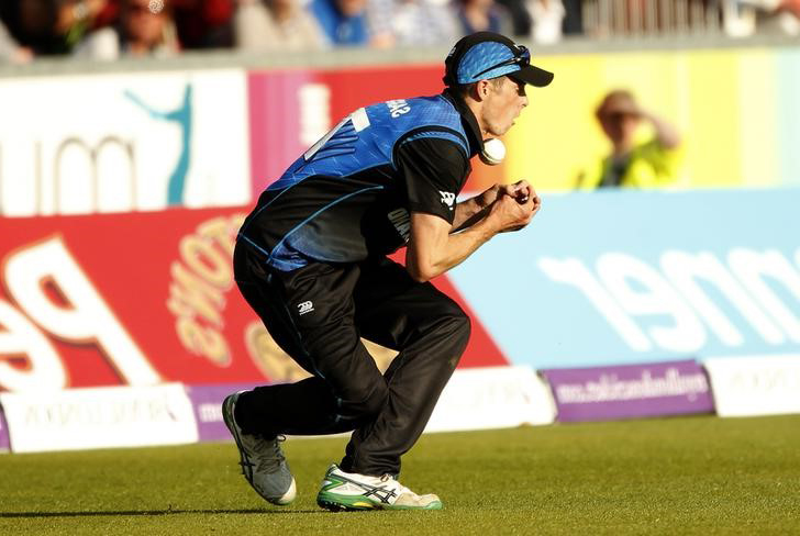 Rookie all-rounder Santner, Elliott earn New Zealand central contracts