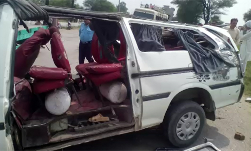 Six die as van collides with mini bus in Islamabad