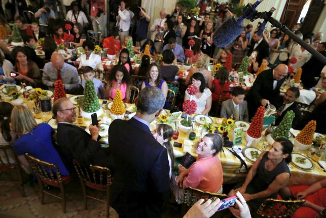 Recipe winners dine on brussels sprouts, smoothies at White House
