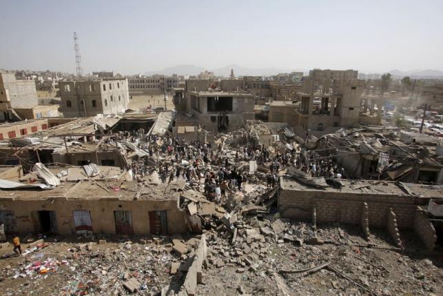 Saudi-backed fighters battle to extend gains in Yemen's Aden