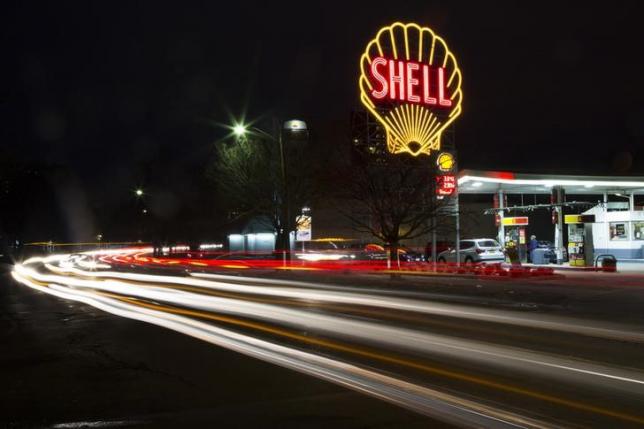 Shell to axe 6,500 jobs, cut spending to cope with lower oil prices