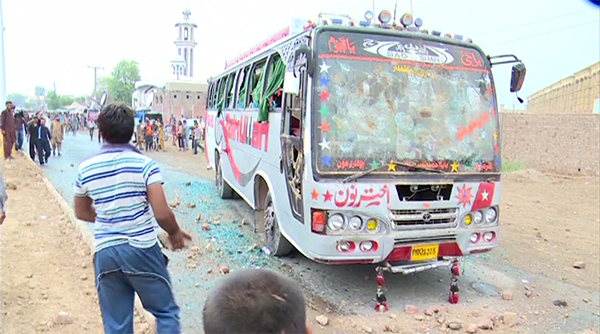 Three killed by speeding bus in Faisalabad; locals torture driver