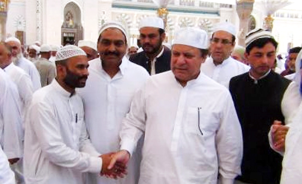 PM arrives in Saudi Arabia; will spend remaining Ramzan in Saudia