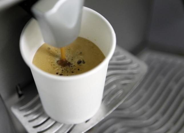 Caffeine may chip a couple strokes off golf score