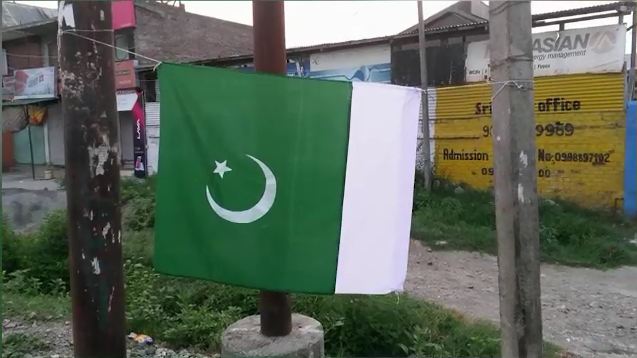 Independence Day: Kashmiris wave Pakistani flag in Srinagar depsite restrictions