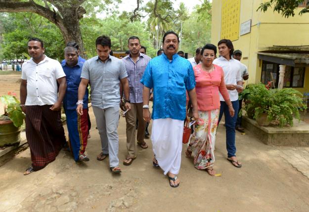 Early results in Sri Lanka vote show Rajapaksa falling short
