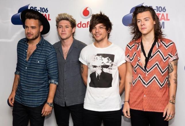 One Direction releases surprise first single as a foursome