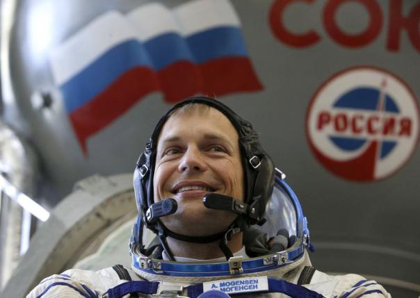 Cosmonauts complete spacewalk outside space station