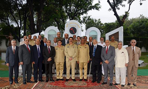 COAS General Raheel Sharif visits Lahore Garrison, participates in golden jubilee celebrations of 11 Infantry Division