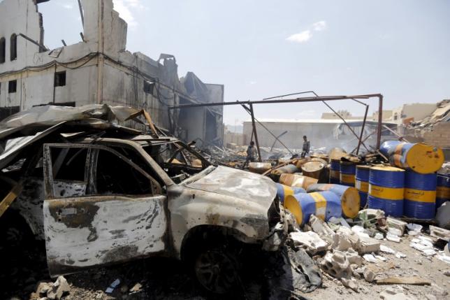Saudi-led warplanes pound Yemen's interior ministry in Sanaa