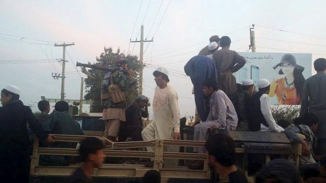 Taliban tighten grip on key Afghan town