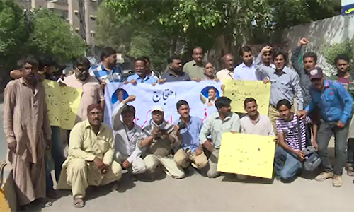 Journalists stage demo against manhandling of 92 reporter Chand Nawab in Hyderabad