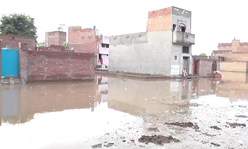 Over 100 houses inundated due to crevice in Chiniot ‘nullah’