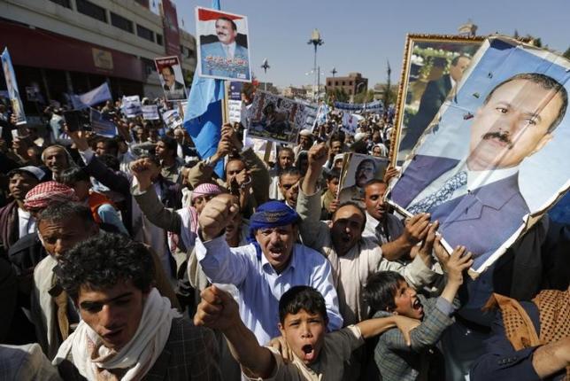 Yemen's Houthis, Saleh's party accept UN peace terms, eye talks